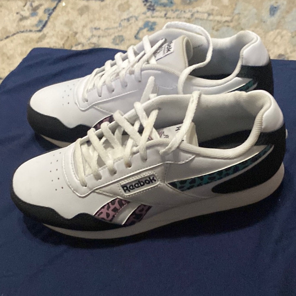 Women's Reebok Classic Harman Run Sneakers. Size 7 1/2 Excellent used condition